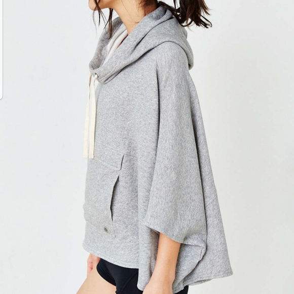 NWOT Urban Outfitters Without Walls Hoodie - Picture 3 of 6